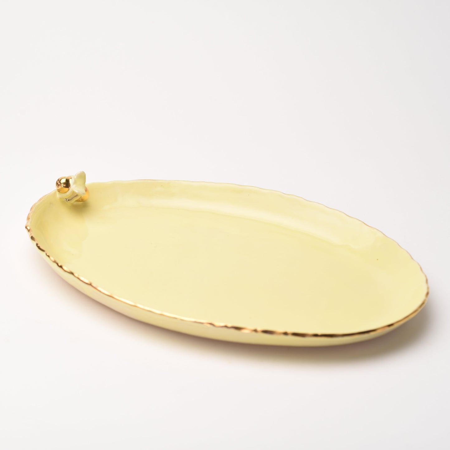 oval porcelaine platter by Lina Shamaa