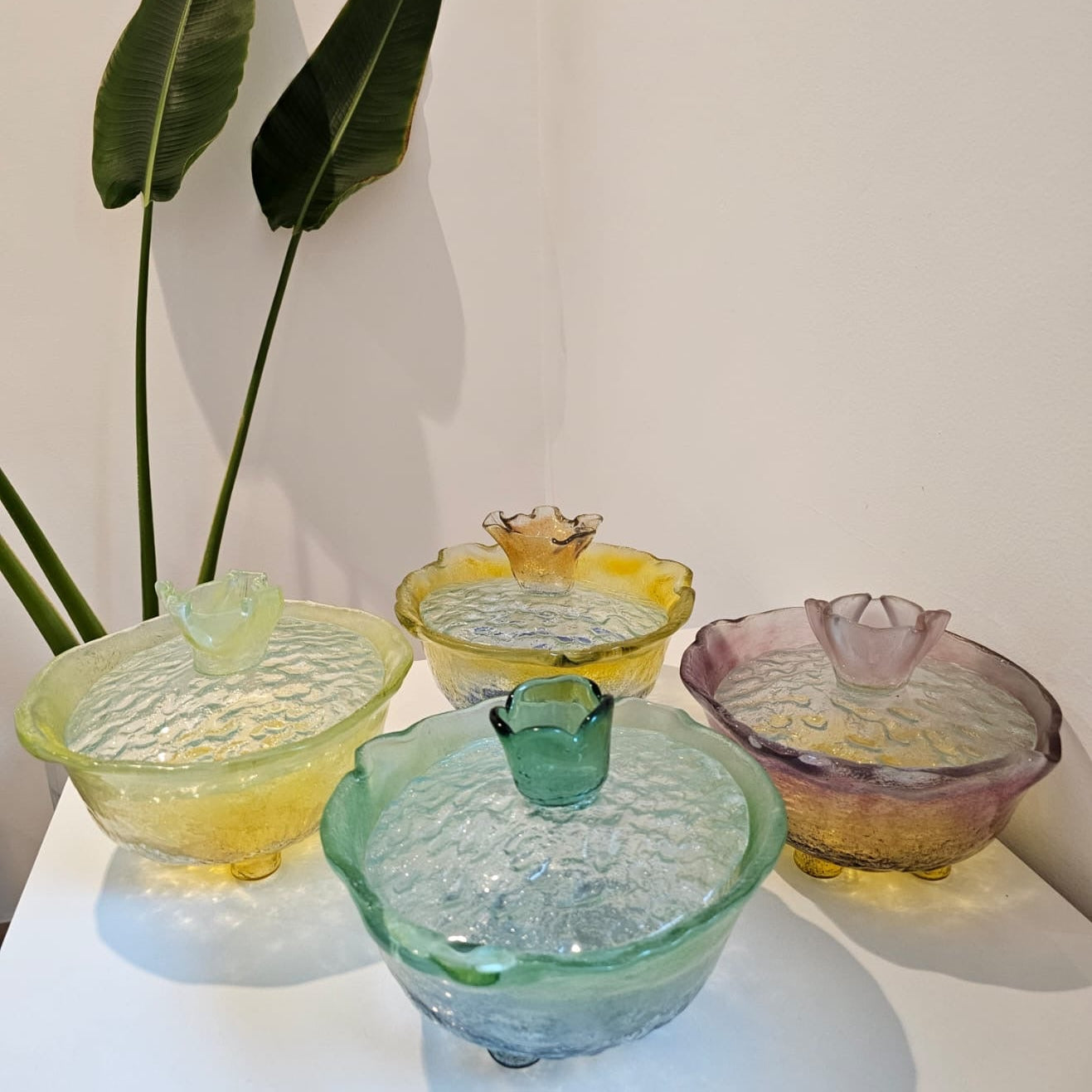 Elevated Jelly bowl with Lid