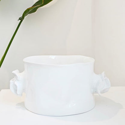 Ceramic deep bowl with handles